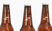 Load image into Gallery viewer, Free Clean Beer Bottle Label (Mockup)
